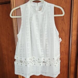 NWT Moon River White Lace-Up Sleeveless Blouse Sz M